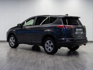 Внедорожник Toyota RAV4 2015 года, 2099000 рублей, Саратов