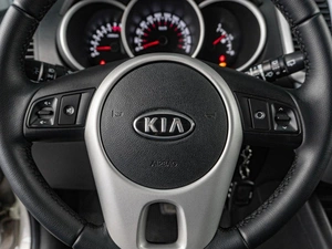 Минивэн Kia Venga 2011 года, 1049000 рублей, Тюмень