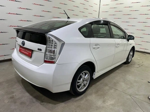 Лифтбек Toyota Prius 2011 года, 999000 рублей, Красноярск
