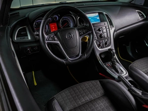 Хетчбэк Opel Astra 2012 года, 769000 рублей, Воронеж
