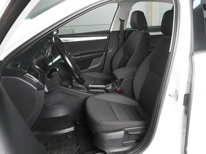 Лифтбек Skoda Octavia 2019 года, 1869040 рублей, Красный Пахарь