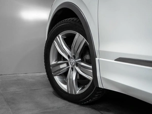 Внедорожник Volkswagen Tiguan 2017 года, 2349000 рублей, Тюмень