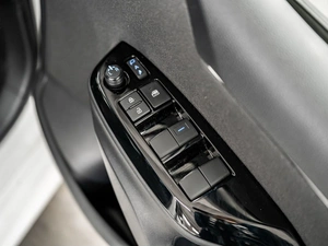 Хетчбэк Toyota Yaris 2020 года, 1290000 рублей, Красноярск