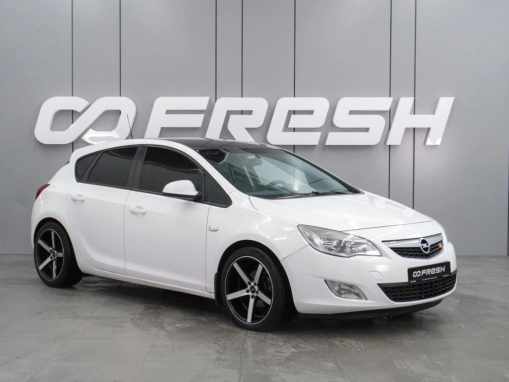 Хетчбэк Opel Astra 2011 года, 933000 рублей, Воронеж