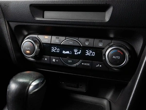 Седан Mazda Axela 2014 года, 1329000 рублей, Тюмень