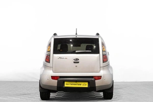Хетчбэк Kia Soul 2010 года, 899000 рублей, Барнаул