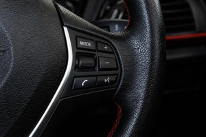 Хетчбэк BMW 1 серия 2015 года, 1599000 рублей, Челябинск