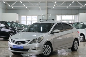 Седан Hyundai Solaris 2014 года, 919000 рублей, Омск