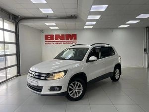 Внедорожник Volkswagen Tiguan 2011 года, 1030000 рублей, Смоленск