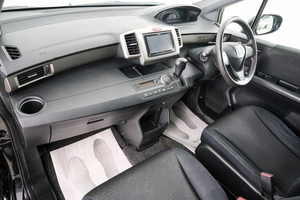 Минивэн Honda Freed 2011 года, 989000 рублей, Красноярск