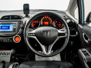 Хетчбэк Honda Fit 2012 года, 975000 рублей, Красноярск