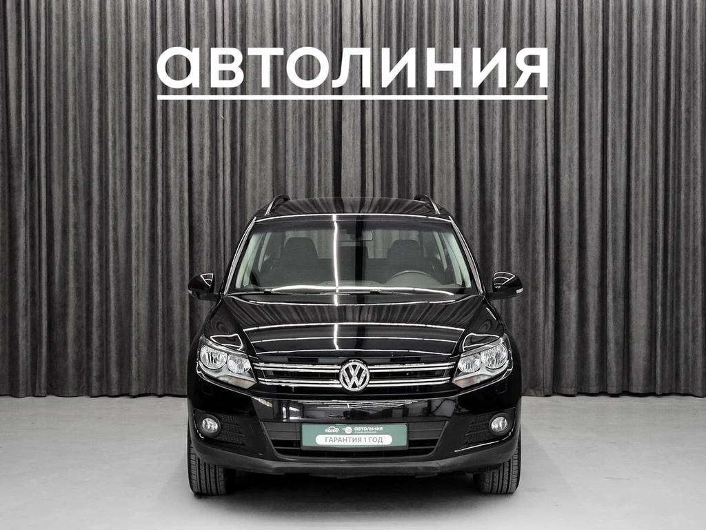 Внедорожник Volkswagen Tiguan 2012 года, 1199000 рублей, Красноярск