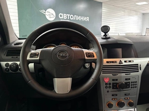 Хетчбэк Opel Astra 2011 года, 515000 рублей, Ачинск