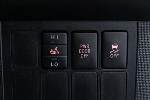 Минивэн Toyota Porte 2014 года, 898000 рублей, Солонцы