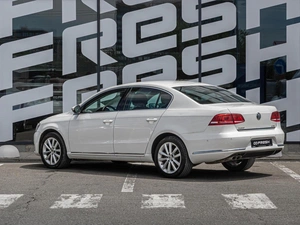 Седан Volkswagen Passat 2011 года, 1474000 рублей, Краснодар