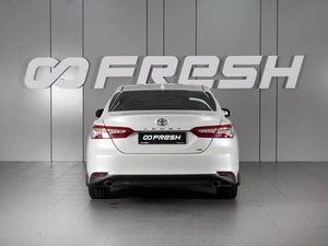 Седан Toyota Camry 2019 года, 2899000 рублей, Красный Пахарь