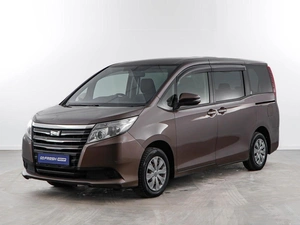 Минивэн Toyota Noah 2017 года, 1738888 рублей, Москва