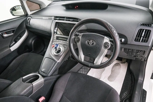 Лифтбек Toyota Prius 2012 года, 1199000 рублей, Красноярск