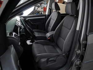 Минивэн Volkswagen Touran 2011 года, 869000 рублей, Тюмень