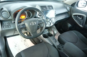 Внедорожник Toyota RAV4 2011 года, 1429000 рублей, Омск