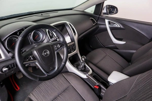 Хетчбэк Opel Astra 2012 года, 629000 рублей, Пермь