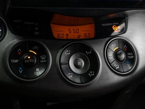 Внедорожник Toyota RAV4 2010 года, 1199000 рублей, Тюмень