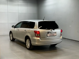 Универсал Toyota Corolla Fielder 2010 года, 797000 рублей, Красноярск