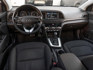 Седан Hyundai Elantra 2020 года, 1599000 рублей, Саратов