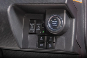 Минивэн Toyota Roomy 2019 года, 1159000 рублей, Томск