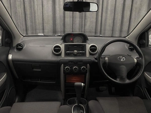 Хетчбэк Toyota Ist 2002 года, 550000 рублей, Красноярск