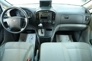 Минивэн Hyundai Grand Starex 2011 года, 1649000 рублей, Омск