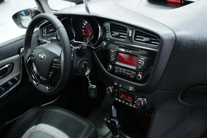 Хетчбэк Kia Ceed 2013 года, 1048000 рублей, Солонцы