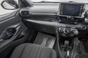 Хетчбэк Toyota Yaris 2020 года, 1289000 рублей, Барнаул