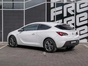 Хетчбэк Opel Astra 2014 года, 865000 рублей, Краснодар