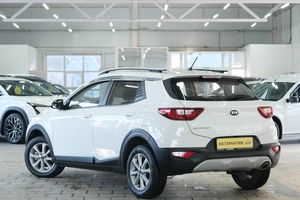 Внедорожник Kia Stonic 2019 года, 1889000 рублей, Омск
