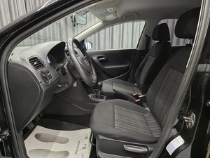 Седан Volkswagen Polo 2015 года, 899000 рублей, Красноярск