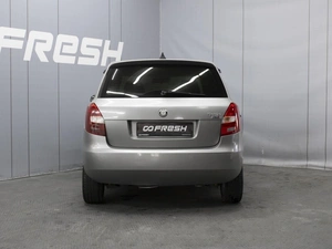 Хетчбэк Skoda Fabia 2010 года, 590000 рублей, Омск