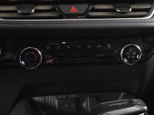 Седан Chevrolet Monza 2024 года, 1852000 рублей, Красный Пахарь