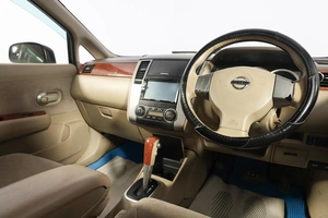 Хетчбэк Nissan Tiida Latio 2009 года, 689000 рублей, Новосибирск