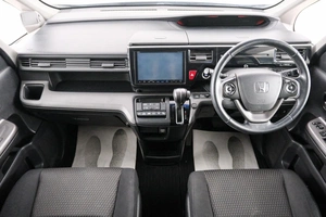 Минивэн Honda Stepwgn Spada 2015 года, 1559000 рублей, Красноярск