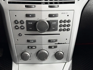 Универсал Opel Astra 2011 года, 649000 рублей, Нижневартовск