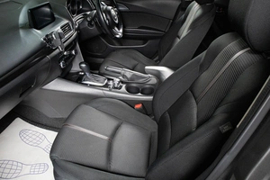 Седан Mazda Axela 2018 года, 1649000 рублей, Сургут