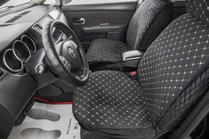 Хетчбэк Nissan Tiida 2012 года, 939000 рублей, Барнаул