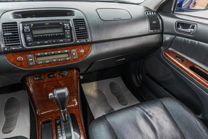 Седан Toyota Camry 2005 года, 1049000 рублей, Барнаул