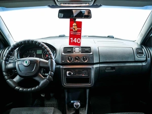 Хетчбэк Skoda Fabia 2012 года, 500000 рублей, Красноярск