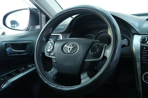 Седан Toyota Camry 2014 года, 1549000 рублей, Омск