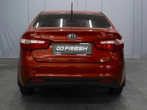 Седан Kia Rio 2012 года, 940000 рублей, Омск