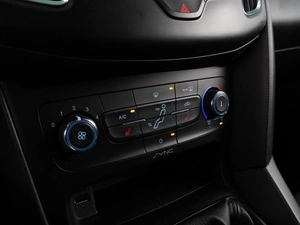 Хетчбэк Ford Focus 2015 года, 954000 рублей, Воронеж