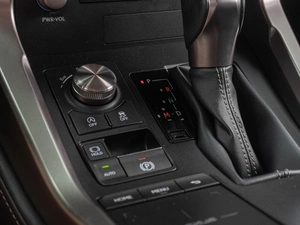 Внедорожник Lexus NX 2017 года, 2999000 рублей, Тюмень