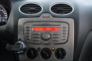 Хетчбэк Ford Focus 2008 года, 349000 рублей, Омск